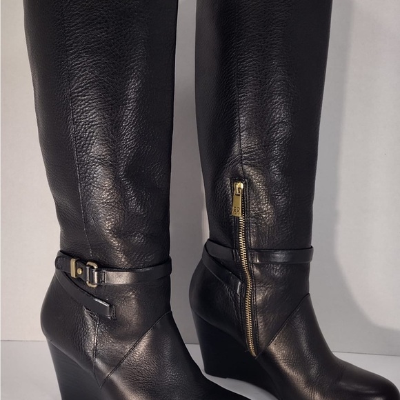 Coach Black Over the Knee Boots  size  7.5 pre
Owned Exellent condition - Picture 5 of 11